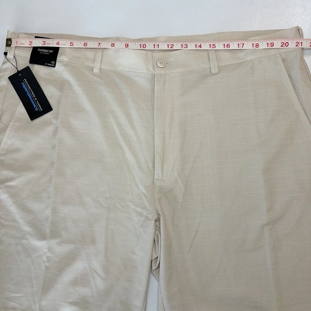 Roundtree & Yorke Performance Golf Shorts Mens 42 Tan Khaki Classic Fit Stretch